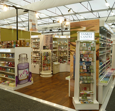 Dubai Luxury Garment Store Fixtres